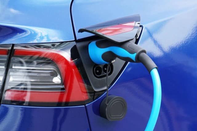 Ile kosztuje przejechanie 100 km samochodem elektrycznym? Zaskakujące fakty Ile kosztuje przejechanie 100 km samochodem elektrycznym? Zaskakujące fakty