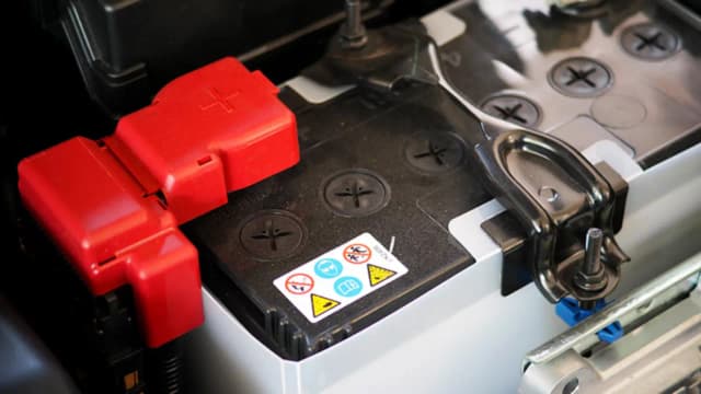 Jak naładować akumulator w hybrydzie Toyoty, aby uniknąć problemów? Jak naładować akumulator w hybrydzie Toyoty, aby uniknąć problemów?
