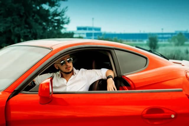 Ile kosztuje ubezpieczenie ferrari? Sprawdź ceny i czynniki wpływające